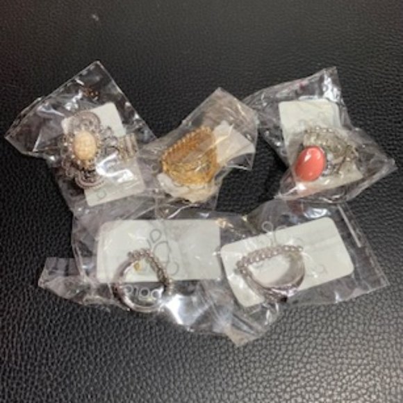 Mystery Lot of 15 Rings Paparazzi Accessories - Picture 2 of 2